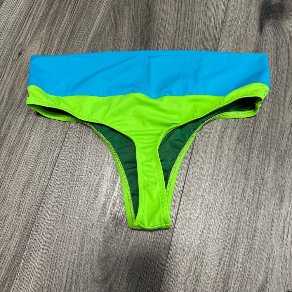 UjENA Thong Bikini Bottoms - Picture 3 of 11